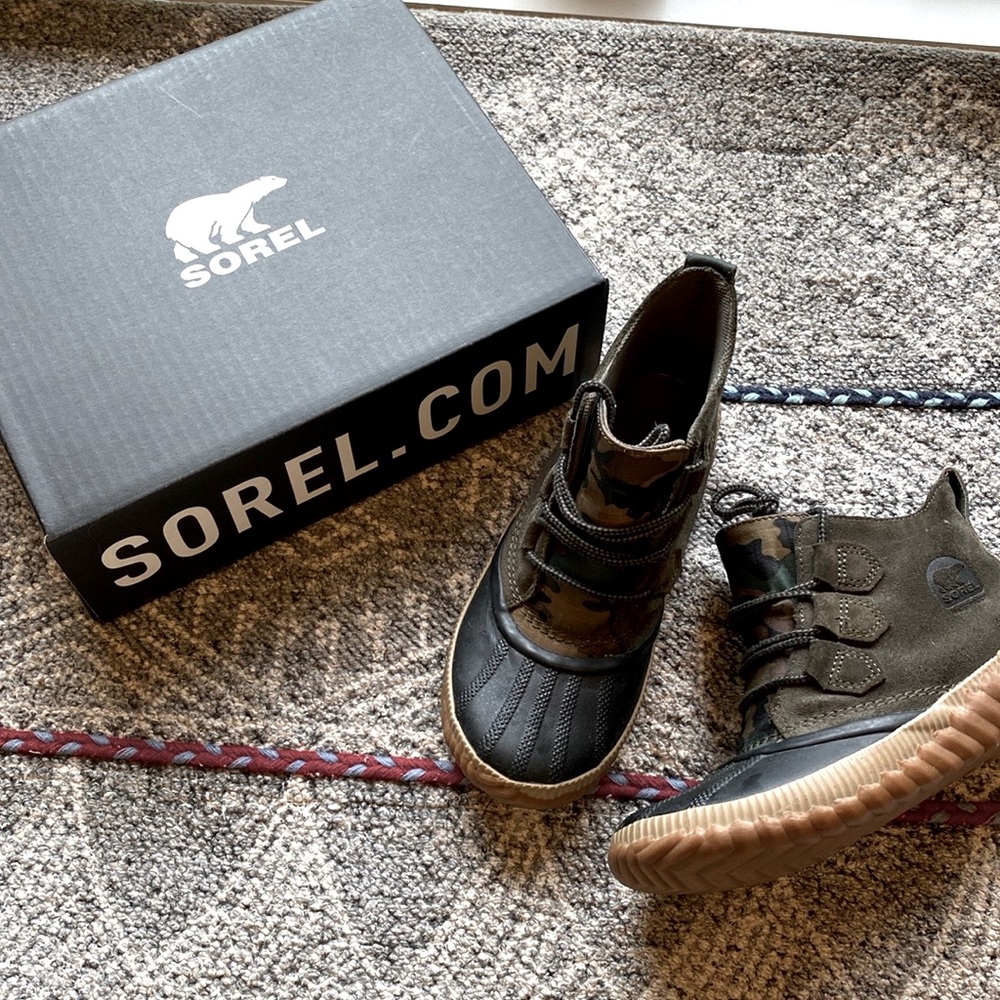 Sorel Out N About Plus rain bootie size 7.5